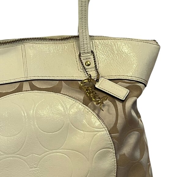 COACH Signature Laura Cream & Beige Large Shopper Tote - Picture 4 of 12